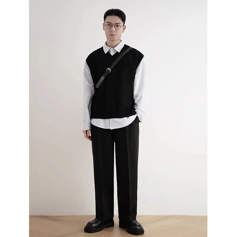2024 Early Autumn Simple Black - Men'S Fashion V Neck Sweater 评论和价格